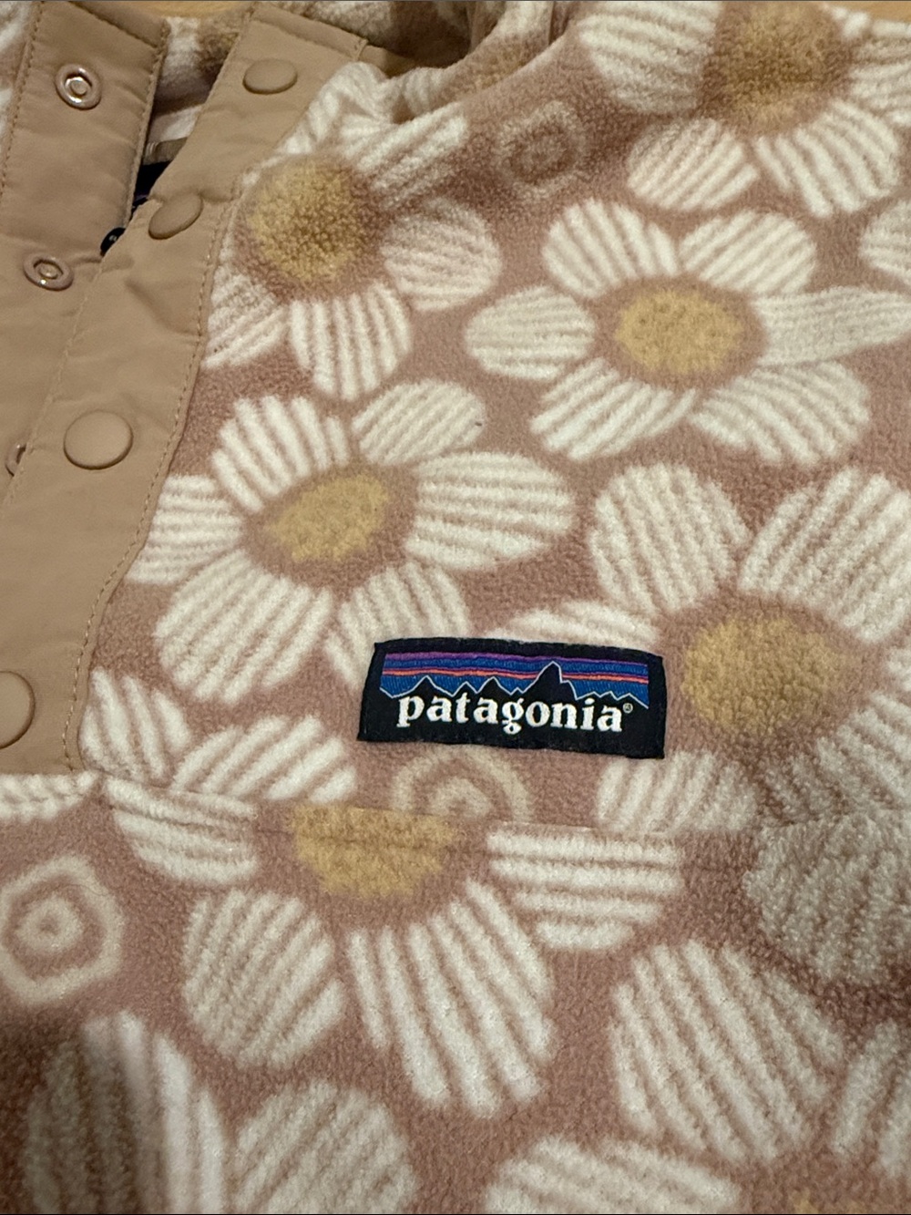 Patagonia Daisy Snap-T Fleece Pullover - Beige, White & Yellow - Picture 2 of 4